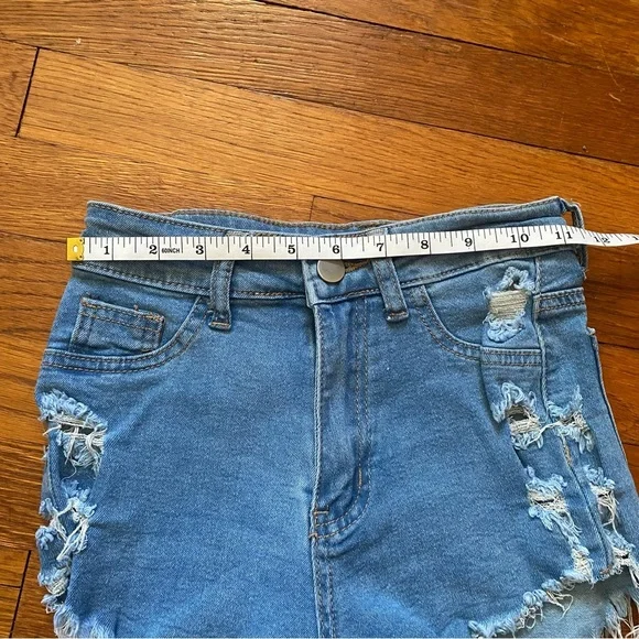SHEIN Frayed Hem Blue Jean Shorts - Picture 7 of 10